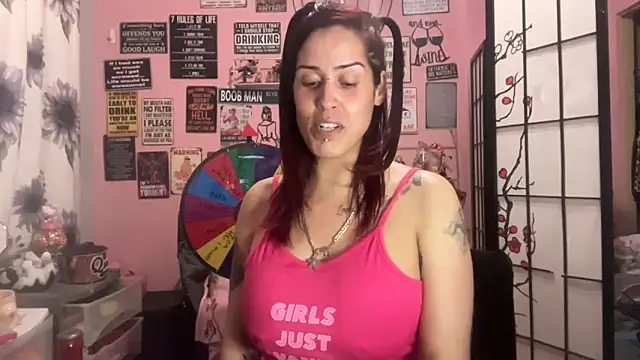 Snapshot of latinacubana chatting on 03-07-25, 08:56 latinacubana online show from 03-07-25, 08:56