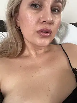 YourBlondee online show from 03-07-25, 06:24