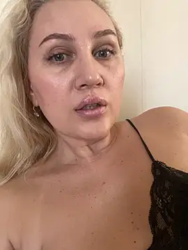 YourBlondee online show from 02-20-26, 05:26