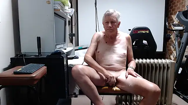 Snapshot of unclek23 chatting on 12-20-25, 10:50 unclek23 online show from 12-20-25, 10:50