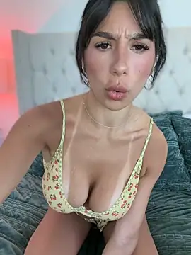 LoveLillyy online show from 06-04-26, 07:20
