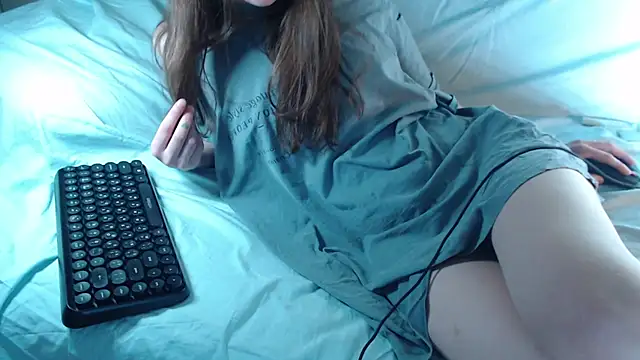 Snapshot of Q_T_pie chatting on 03-22-26, 01:09 Q T pie online show from 03-22-26, 01:09