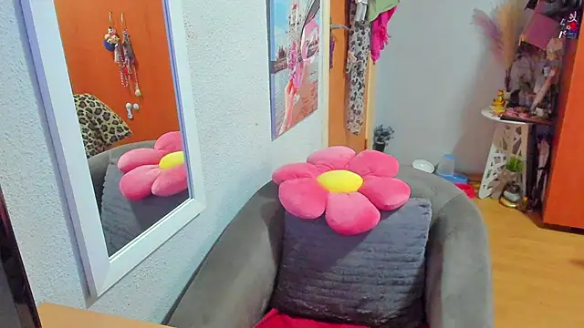 Snapshot of marie_marie03 chatting on 03-05-25, 07:49 marie marie03 online show from 03-05-25, 07:49