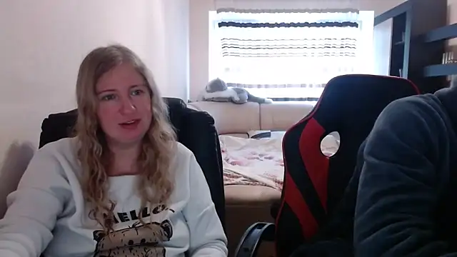 PeterAndJen online show from 03-10-25, 06:59