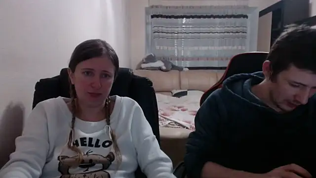 PeterAndJen online show from 03-10-25, 04:14