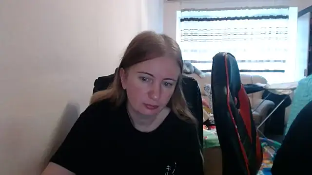 PeterAndJen online show from 09-27-25, 06:40