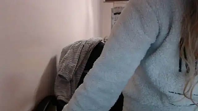 PeterAndJen online show from 12-15-25, 08:24