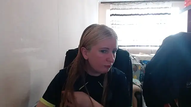 PeterAndJen online show from 06-05-26, 06:57