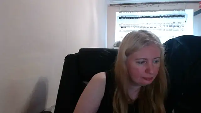 PeterAndJen online show from 06-13-26, 05:16
