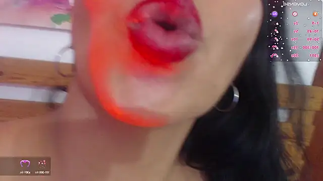 Snapshot of hornystepmommy chatting on 03-11-25, 10:31 hornystepmommy online show from 03-11-25, 10:31