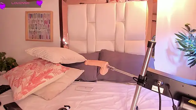 Snapshot of Snooky_Clinton chatting on 03-15-25, 08:21 Snooky Clinton online show from 03-15-25, 08:21