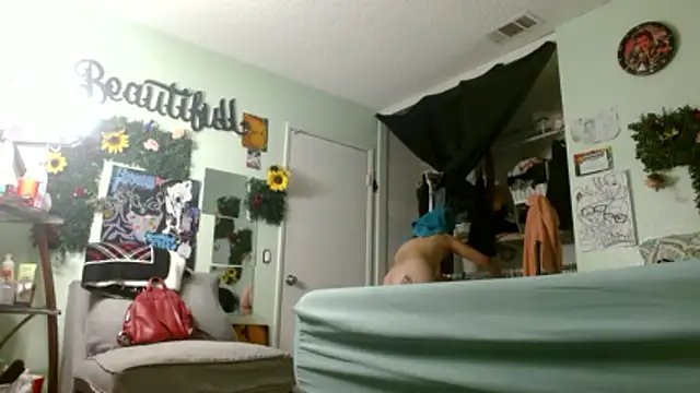 Yescuhh420 online show from 12-19-25, 03:46