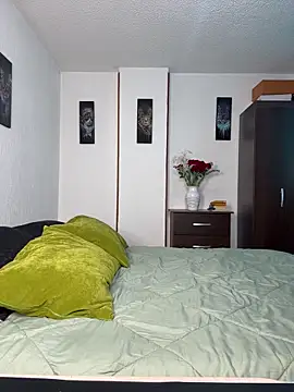 Angela isabella online show from 03-25-26, 05:52