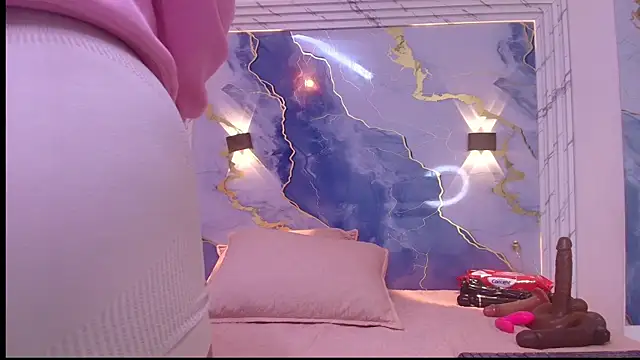 Snapshot of lorrayne_ chatting on 10-17-25, 12:08 lorrayne online show from 10-17-25, 12:08