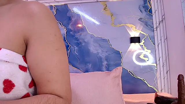 Snapshot of lorrayne_ chatting on 10-21-25, 12:17 lorrayne online show from 10-21-25, 12:17