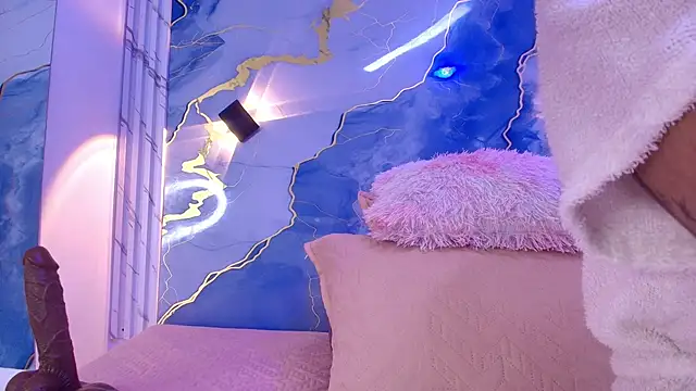 Snapshot of lorrayne_ chatting on 11-14-25, 12:26 lorrayne online show from 11-14-25, 12:26