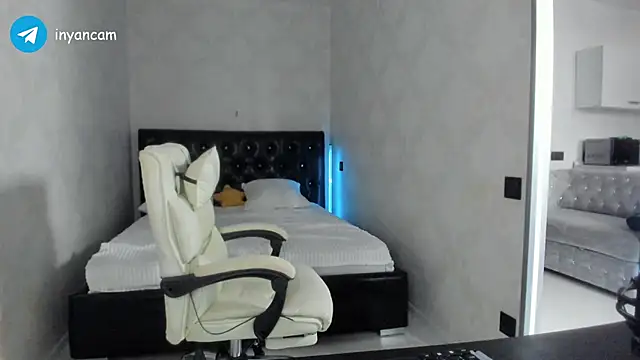  in yan online show from 03-18-25, 05:20