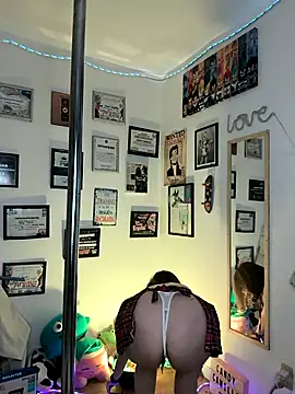 AhriSteele online show from 11-27-25, 03:41