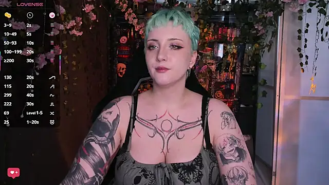 Snapshot of AsheLucker chatting on 07-25-26, 10:13 AsheLucker online show from 07-25-26, 10:13