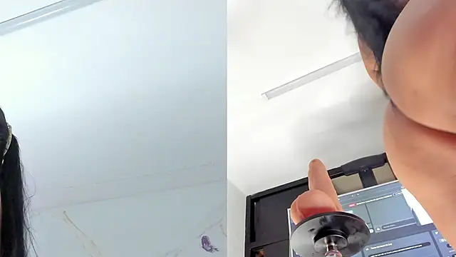 IsiisLovei online show from 02-12-26, 03:18