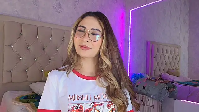 nini love01 online show from 04-21-26, 03:46