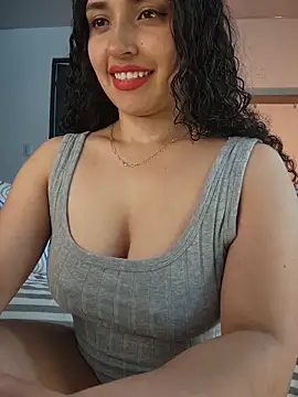Snapshot of Lucy_Marin chatting on 05-06-26, 04:34 Lucy Marin online show from 05-06-26, 04:34