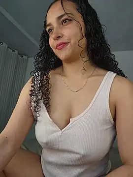 Snapshot of Lucy_Marin chatting on 05-25-26, 03:40 Lucy Marin online show from 05-25-26, 03:40