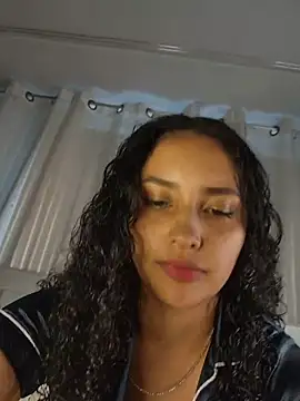 Snapshot of Lucy_Marin chatting on 06-05-26, 06:57 Lucy Marin online show from 06-05-26, 06:57