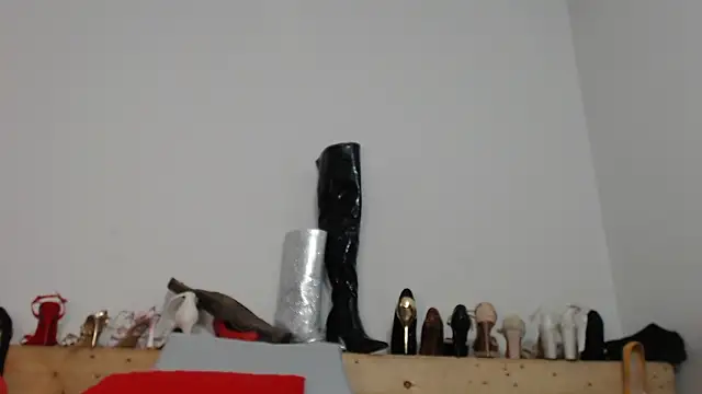 Cherry 1992 online show from 01-16-25, 03:35