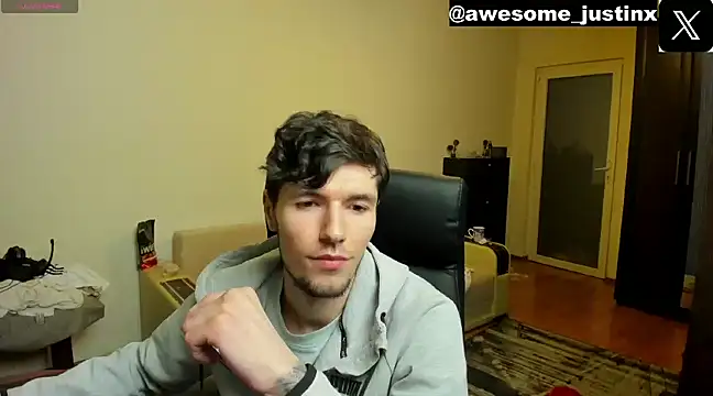 Snapshot of awesomejustin chatting on 12-04-24, 02:37 awesomejustin online show from 12-04-24, 02:37