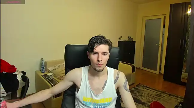 Snapshot of awesomejustin chatting on 01-14-25, 12:54 awesomejustin online show from 01-14-25, 12:54