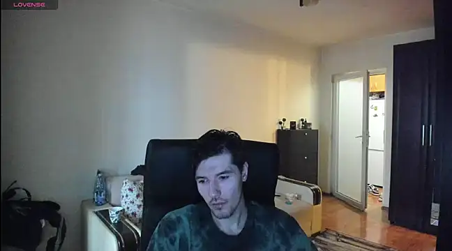 Snapshot of awesomejustin chatting on 02-03-25, 11:31 awesomejustin online show from 02-03-25, 11:31