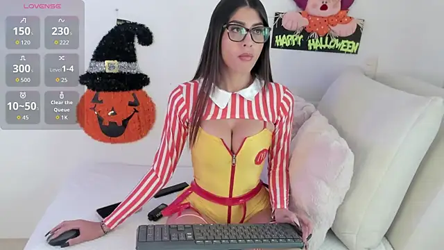 Sophiia Castro online show from 10-31-25, 06:42