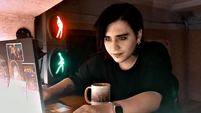 Snapshot of sademobeer chatting on 02-06-26, 12:04 sademobeer online show from 02-06-26, 12:04