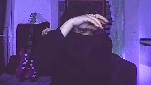 Snapshot of sademobeer chatting on 03-12-26, 02:50 sademobeer online show from 03-12-26, 02:50