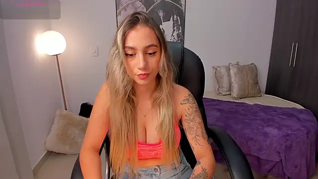 Snapshot of StacyConner chatting on 03-18-25, 11:53 StacyConner online show from 03-18-25, 11:53