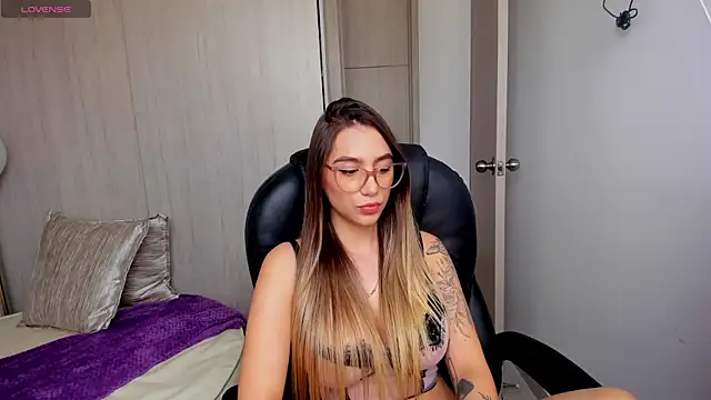 Snapshot of StacyConner chatting on 10-21-25, 07:47 StacyConner online show from 10-21-25, 07:47