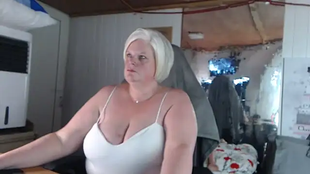 sexychazza16 online show from 10-13-25, 06:41