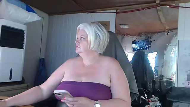 sexychazza16 online show from 10-14-25, 06:31