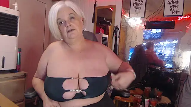 Snapshot of sexychazza16 chatting on 01-06-26, 08:01 sexychazza16 online show from 01-06-26, 08:01