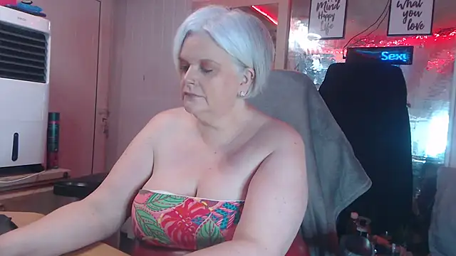 Snapshot of sexychazza16 chatting on 02-11-26, 07:52 sexychazza16 online show from 02-11-26, 07:52