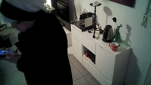 Snapshot of LenaMarie35 chatting on 02-14-25, 03:00 LenaMarie35 online show from 02-14-25, 03:00