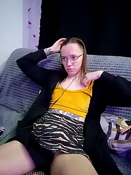 Snapshot of Aelita_bb chatting on 02-06-25, 02:37 Aelita bb online show from 02-06-25, 02:37