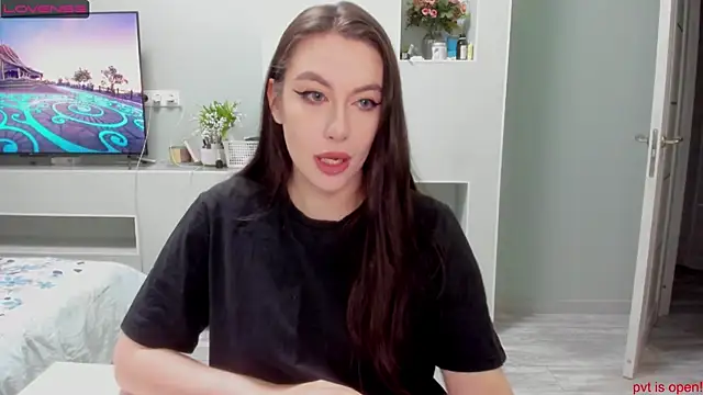 JuliaDiksonX online show from 12-08-24, 02:09