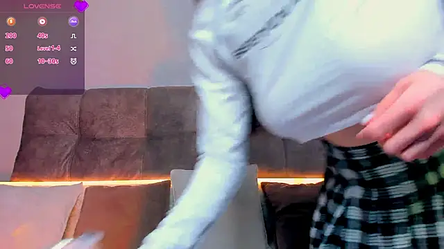 Snapshot of AriellaTesk chatting on 12-06-24, 04:36 AriellaTesk online show from 12-06-24, 04:36