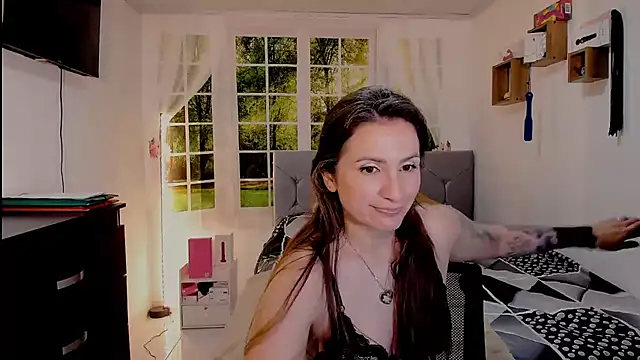 vanessabrown  online show from 07-02-26, 02:34