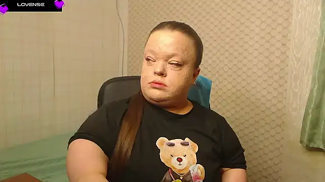 Janiffer MiMi online show from 04-18-26, 04:44