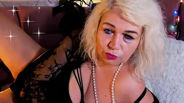 glamour kitten online show from 10-29-25, 03:14