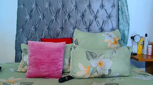 Snapshot of AvaOcean chatting on 03-17-25, 06:42 AvaOcean online show from 03-17-25, 06:42