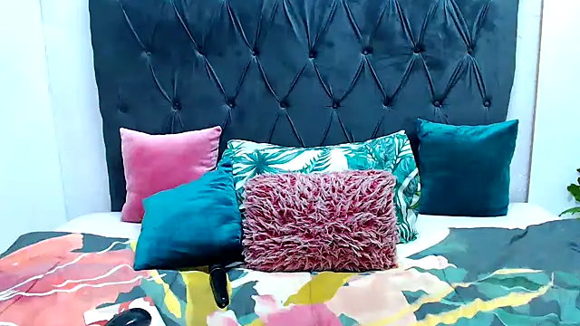 Snapshot of AvaOcean chatting on 09-26-25, 03:32 AvaOcean online show from 09-26-25, 03:32